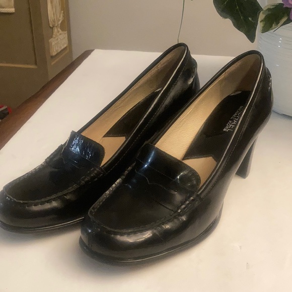 Michael Michael kors shiny black pump. - Picture 8 of 16